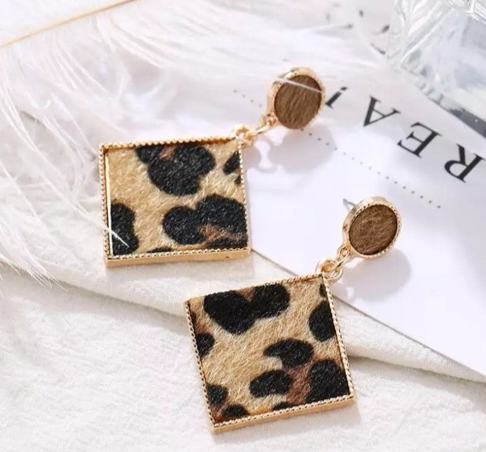 SMALL LEOPARD PRINT EARRING - LIMA'Z KOLLECTION